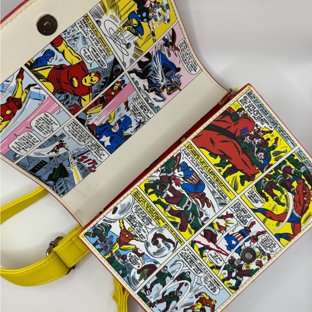 Avengers Comic Book Style Crossbody Bag - Picture 6 of 8